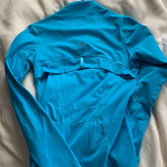 BEAUTIFUL BLUE LULULEMON JACKET - Picture 2 of 2